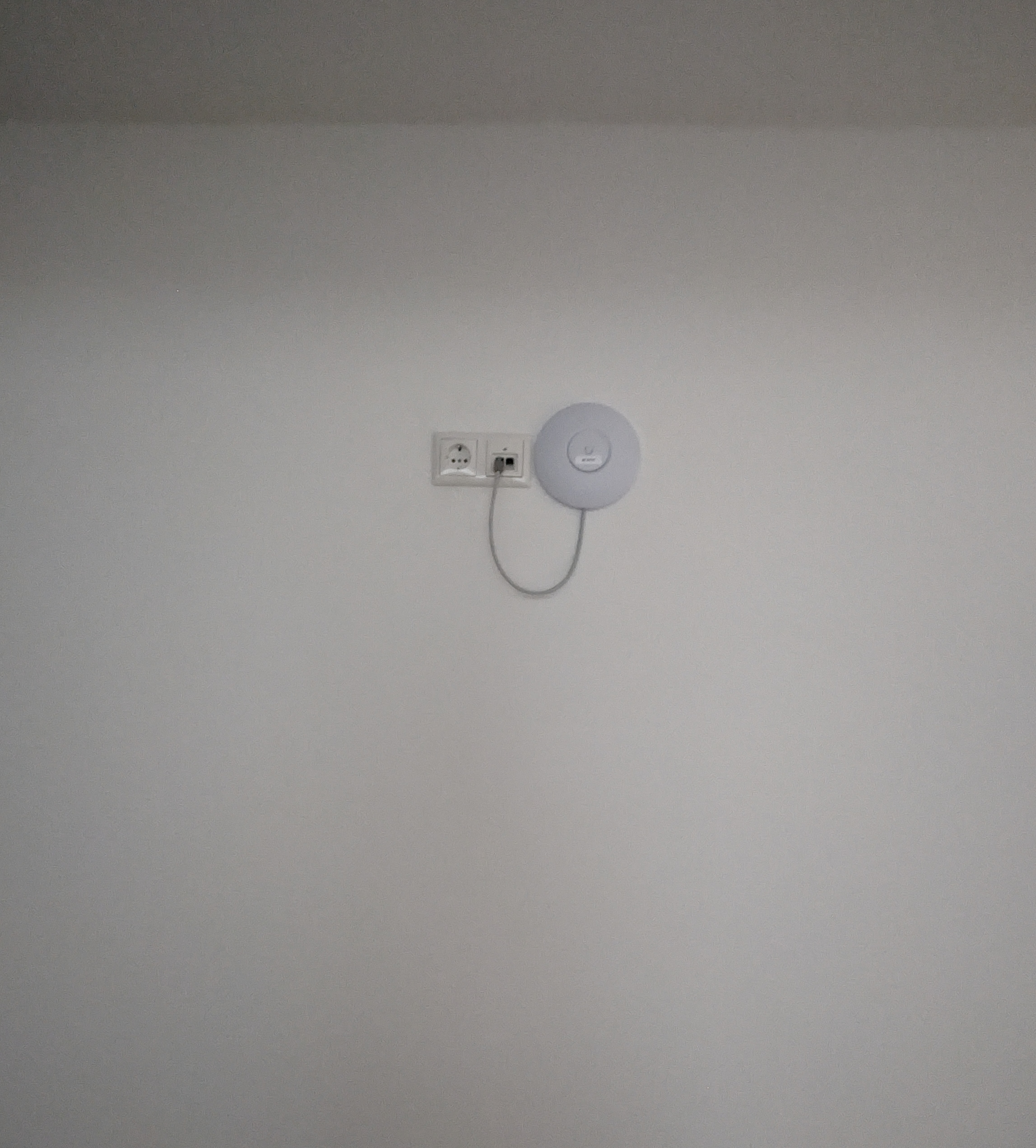 Access Point 1 — Montage