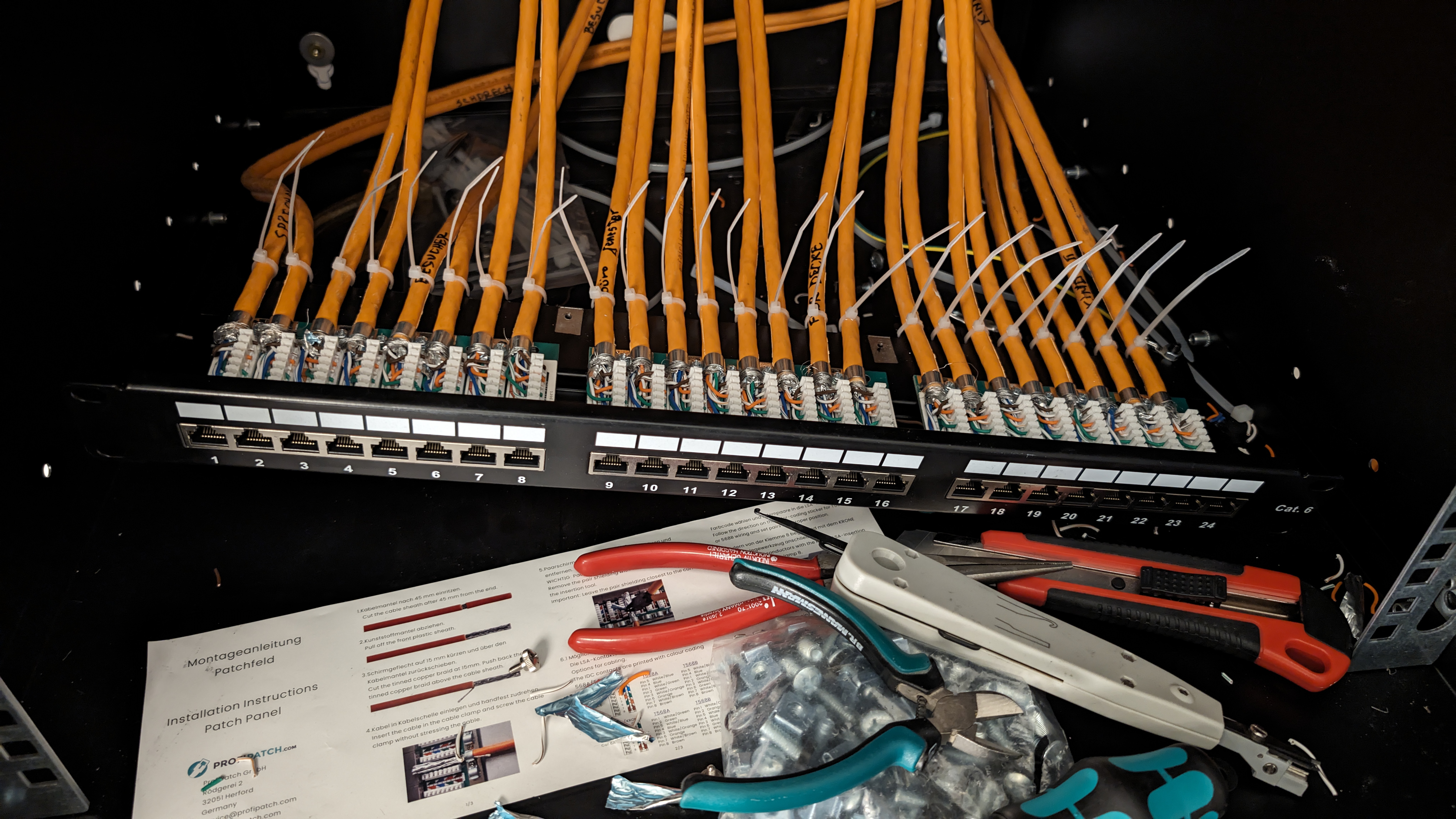 Kabel crimpen — Ausführung
